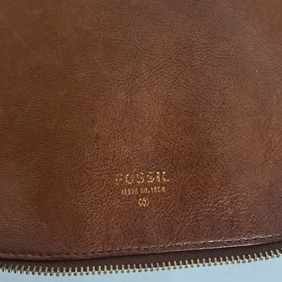 Fossil large leather shoulder bag zipper detail gold brass hardware - Picture 9 of 17